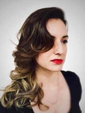 ダマーニ 表参道(DAMANI) イタリアのバレイヤージュ「シャトゥーシ」ハイライトカラー