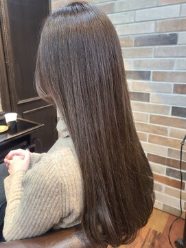 トリエラ(TRIELA) 艶ロング