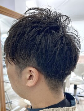 ヘッズ 本八幡店(HEADS) MEN'S HAIR  センターパート　ツイストスパイラル　コンマヘア