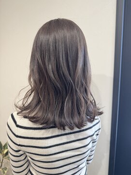 ラヴィン(LOVIN’) くすみアッシュベージュ/ミディアムボブ