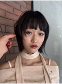 黒髪ボブ切りっぱなし顔まわりレイヤーカットワイドバング