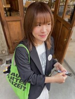 ヘルベチカ・ヘア(Helvetica hair)&nbsp;レイヤーカット/ミディアムレイヤー/ベージュ/ブリーチなし