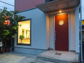 ヘアー リビアン(Hair re'bi:un)の写真/髪の芯から補修！話題の髪質改善成分配合トリートメントで、年齢によるうねり・広がりを解決し艶髪へ