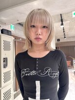 パーク(PAAQ)&nbsp;ダブルカラー＆ブリーチ/レイヤーボブ/ホワイトブロンドベージュ