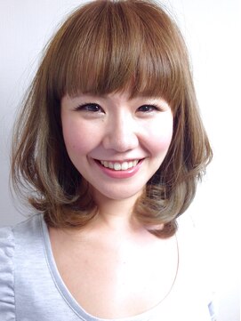 イソラブル(ISOLA-blu) 優しい雰囲気のミディアムボブ