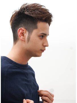 メリケンバーバーショップ コウベ(MERICAN BARBERSHOP KOBE) グランジ刈り上げツーブロックスパイキーショートにイメチェン@9