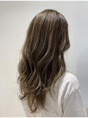 透明感白髪ぼかしハイライト