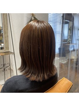 ロア(Loah) ブラウンベージュ×外ハネボブ/グレーベージュ/グレージュカラー