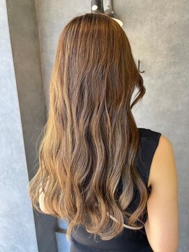 ナンバー ジルバ 立川(N° jillva) 丸型卵形韓国顔まわりエアリーロング美髪ミルクティーカラー立川