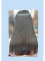 オシャマヘアー マチニワ店 絹髪ストレートで圧倒的な艶。ピンピンにならないナチュラルヘア