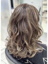 ヘアースタジオ ジェイワン(hair studio J ONE)&nbsp;30代40代50代60代ピーチベージュ　ブリーチオン白髪ぼかし