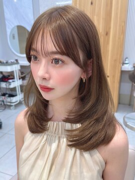 コア 銀座(COA) レイヤーカット　顔周り前髪薄めミディアム大人銀座美容室