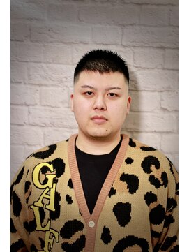 銀座マツナガ 新宿野村ビル店 【新宿/理容室/バーバー】クロップフェード