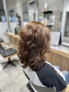 シアート(SHEART) クセを活かしたパーマ風スタイル