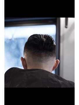 キルソル(KIRUSORU1058) ポンパドール　×  スキンフェード