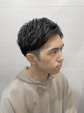 グレイスフル バーバープラチナム 六本木店(Graceful Barber platinum) 束感カジュアルツーブロック刈り上げアップバング