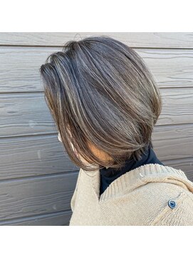 エフパレードシーサイド(F.PARADE seaside) ボブ×白髪ぼかしハイライト