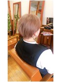 ピンクベージュ