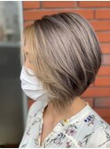 大人かわいいバレイヤージュブリーチハイライトアッシュブラウン