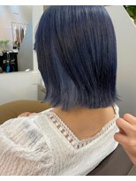 ジエクト ヴィシア(The Ect VIXIA) ライトブルーインナーカラー 外はねボブ モードヘア