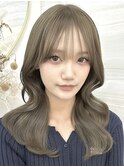 《高瀬寛菜》ミディアム/オリーブベージュ/ベージュ/透明感