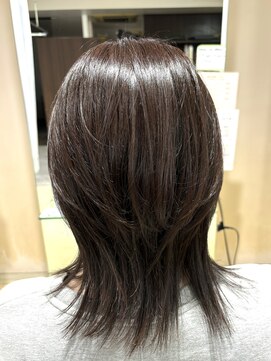 アズール 草加(azule) 大人女性おすすめ くびれレイヤー ウルフカット