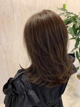 ゼノヘアー(xenohair)の写真/小顔魅せ顔周りカット×垢抜けレイヤーで、結んでも下ろしても可愛い「理想の横顔」を20代女性の貴方に！