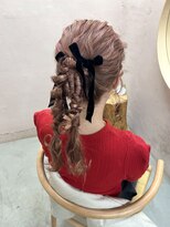 イル(iru)&nbsp;【iru /谷町/上本町】ふわふわ×タイトmixのポニーテールセット