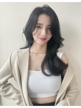 ベル 新宿(Belle) 上品さと可愛さと色気のあるヘア　顔まわりのゆるレイヤー