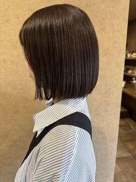 イロハ(iroh) イルミナカラー/ボブ/前下がりボブ/頭浸浴