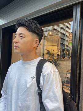 レビーヘアー(Revie hair) ナチュラルなフェード×パーマスタイル