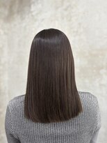 イル(iru)&nbsp;オリーブカラー×ワンレングス