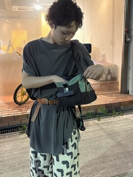 イロ(IRO) センターパートパーマ