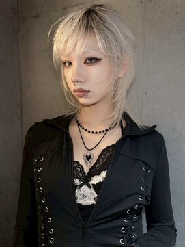 ネハス(nehus.) ハッシュカット/レイヤーカット/ブリーチ/ウルフカット/原宿