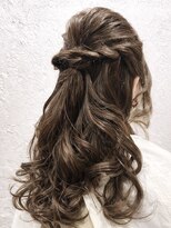 フッタ(Futta)&nbsp;ハーフアップ【ヘアセット】【結婚式】【卒業式】【西武新宿駅】