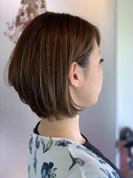 タクミルーツ TAKUMI ROOTS 耳掛けでスタイリッシュに柔らかな動きで愛されヘアに