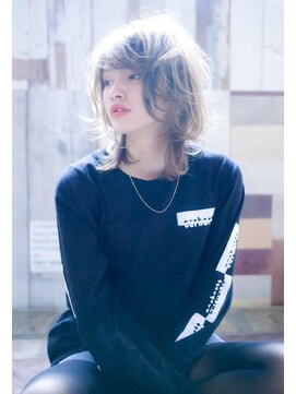 エイミー(Aimee) Aimee 町田　無造作レイヤー×シャドウルーツ×ブロンド