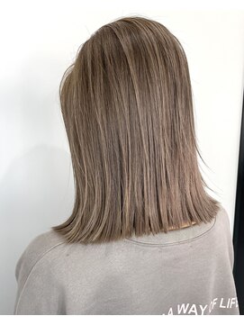 リグフクオカ(L.I.G fukuoka) 【L.I.G fukuoka】ベージュ　ペールベージュ　グレージュ