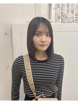 ユイツ 上品なブラウンカラー×内巻きボブ