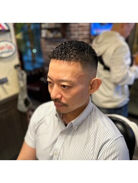 バレス 田町(BALES) [スキンフェード/ツイストスパイラル/田町]