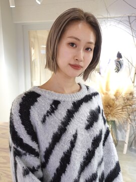 ロスタークラス(ROSTAR class) High tone gray beige