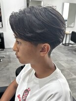 ヒュイル バイ ニアウ(Hwyl by Niau) メンズマッシュパーマニュアンスパーマスパイラルパーマ刈り上げ