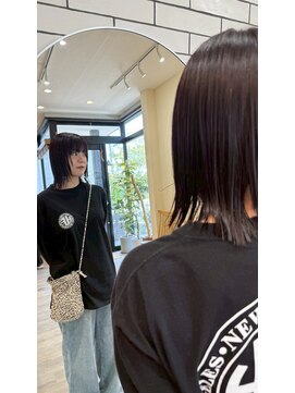 シフト(SHEEFT) 20代30代大人かわいいツヤ感外はねレイヤーミディアム