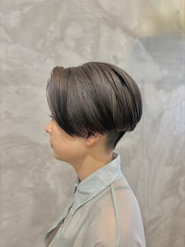 ヴィックス クリスタル(VIC’S crystal) 刈上げショート×エンドカラー　AKANE
