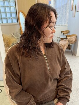 ロマーリ(LOMARLIE) 柔らかウェーブ20代30代40代ブラウンカラーダメージレスパーマ