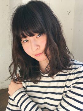 チェルシー 表参道 学生限定　黒髪のミディアムボブの透け感はエアウェーブで