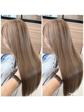 ローレン(Rollen) ストレートでも綺麗なRolleNのハイライト