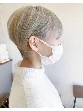ニコヘアー(niko hair) ホワイトシルバーショート