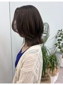 鎖骨ミディアムレイヤースタイル／オリーブベージュ