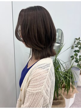 ミッシュバイアーバン(misch by urban.) 鎖骨ミディアムレイヤースタイル／オリーブベージュ